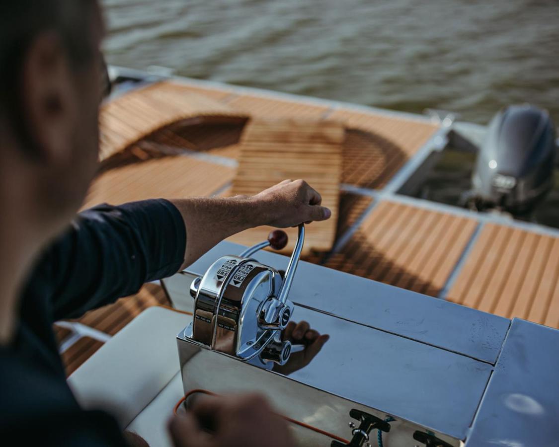 Отель Hausboot Mit Traumlage In Luebeck-Travemuende Экстерьер фото