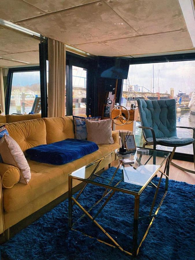 Отель Hausboot Mit Traumlage In Luebeck-Travemuende Экстерьер фото